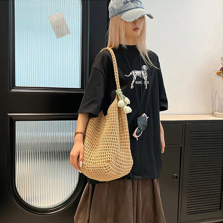 Trendy Tulip Pendant Crochet Shoulder Bag